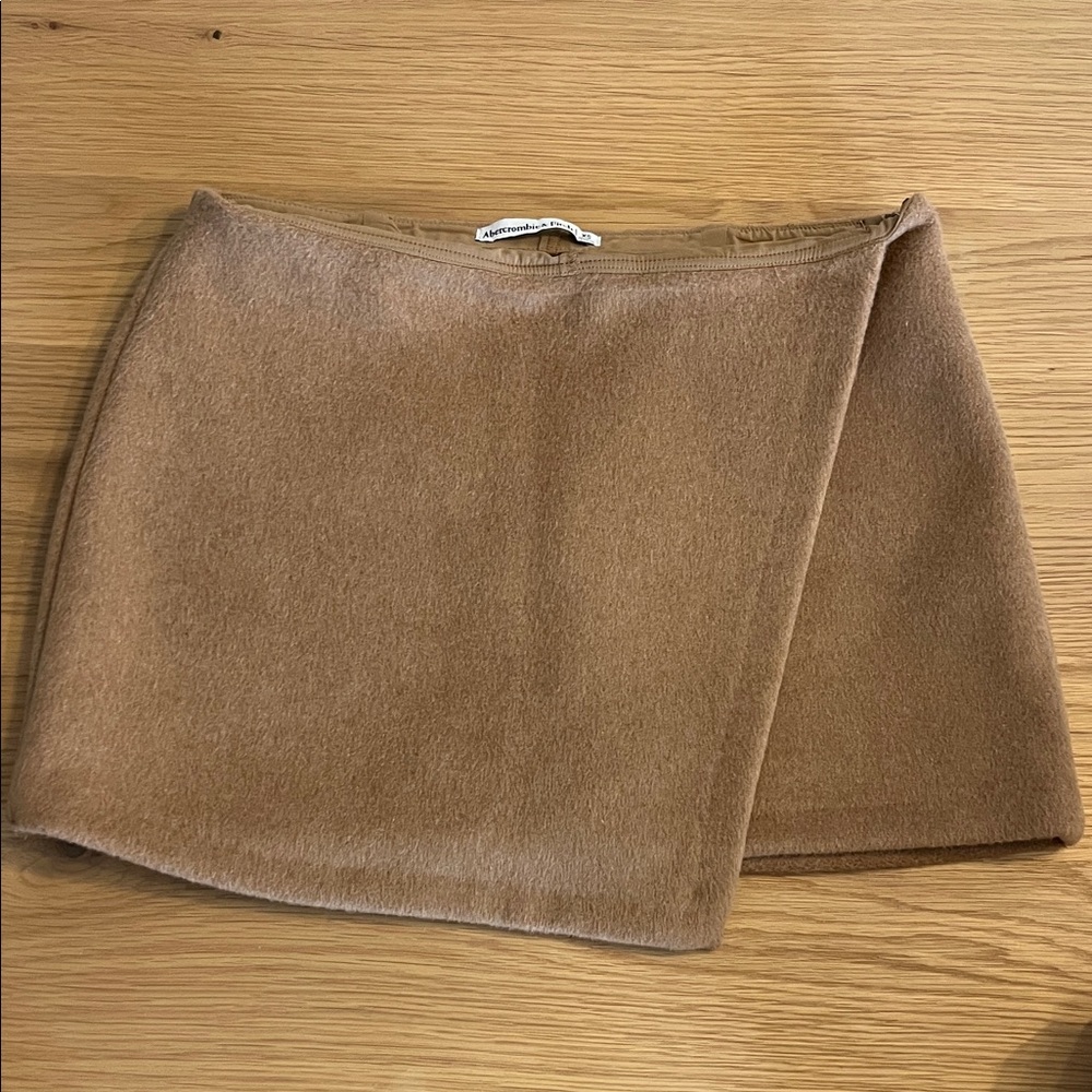 Abercrombie camel skort